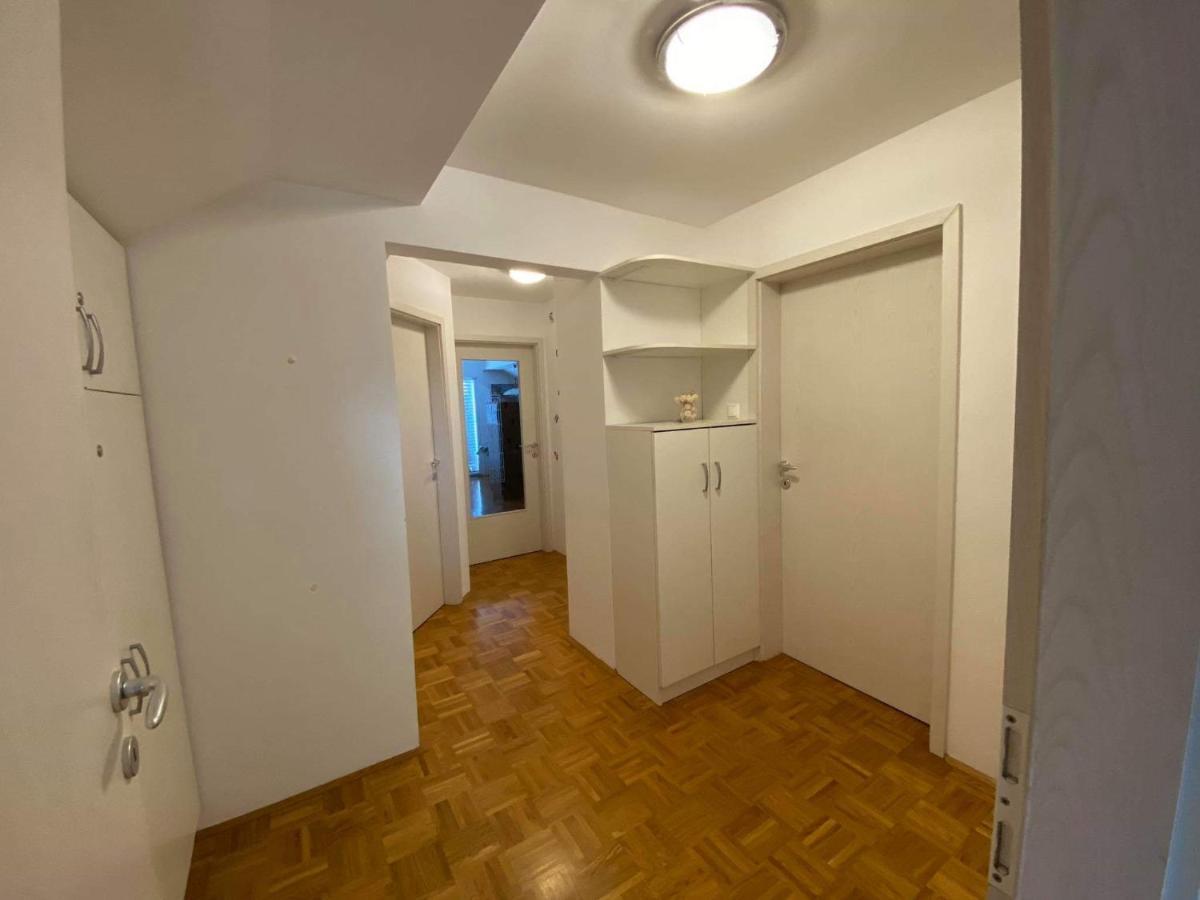 Apartment Kranj - Huge Terrace, Free P, Wi - Fi, Ac Exterior photo